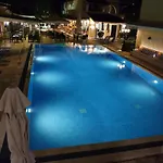 Lägenhetshotell Solaris 4*